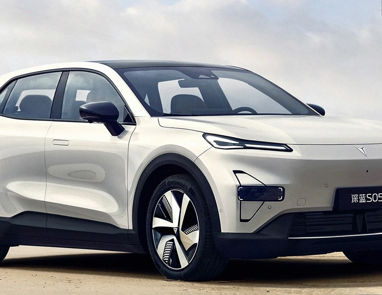Deepal S05 exterior view 1